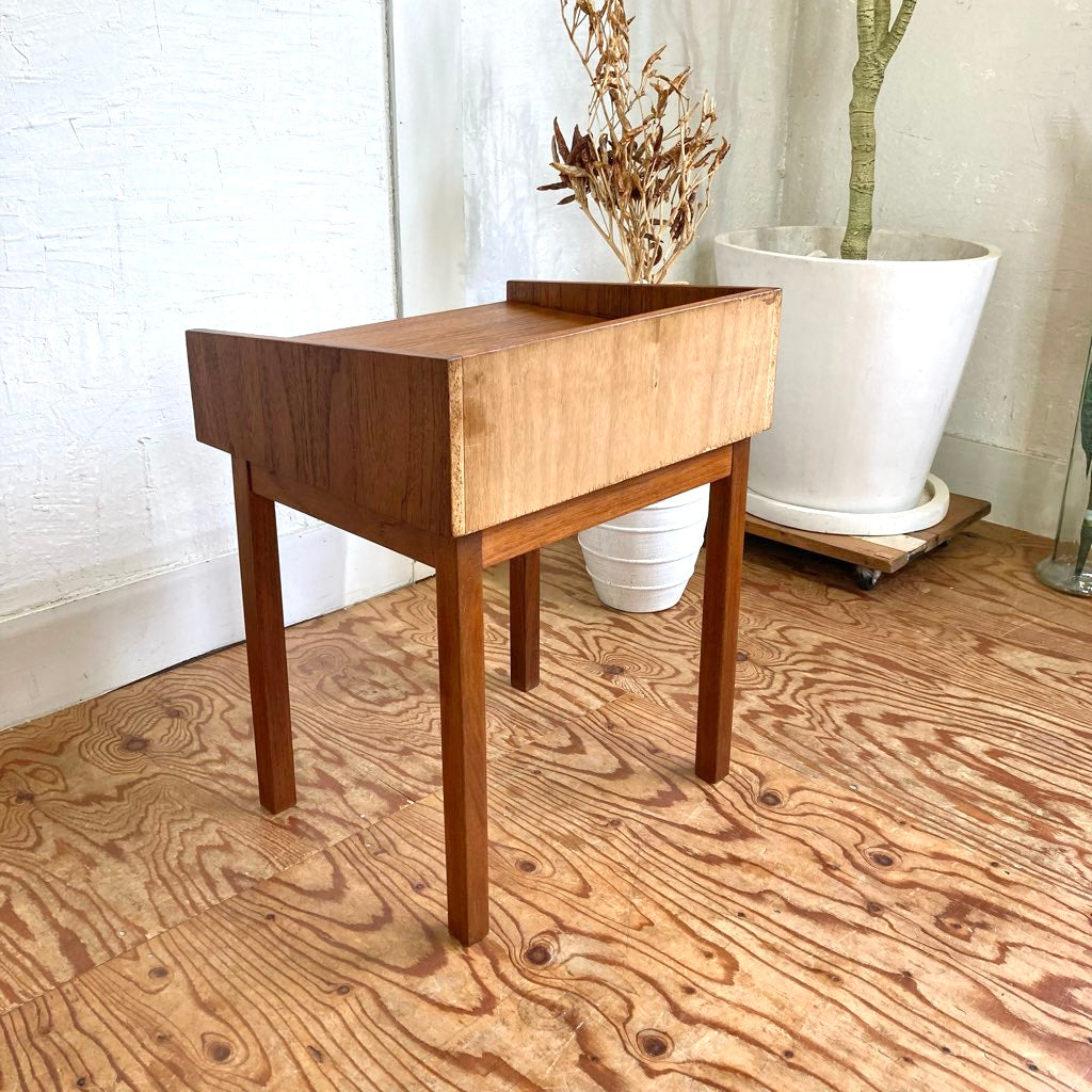 デンマーク製 チーク材 ミニチェスト サイドテーブル 北欧