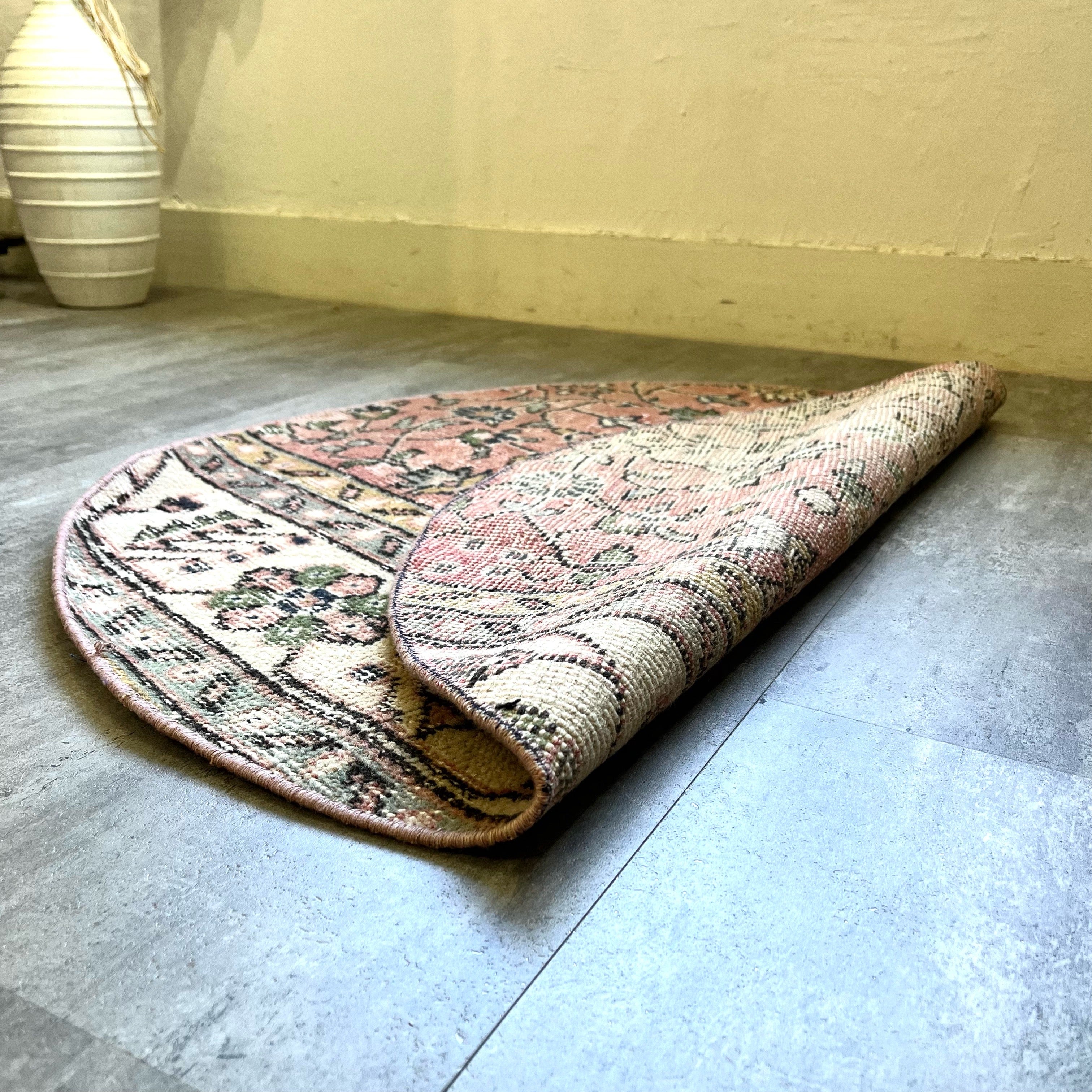 ラウンドセンターラグ【C】ピンク 花柄 小ぶり ガーリー かわいい