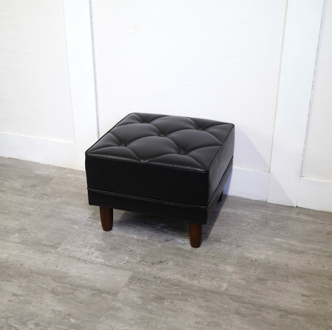 徐々に値下げ カリモク60 オットマン スタンダードブラック X36206