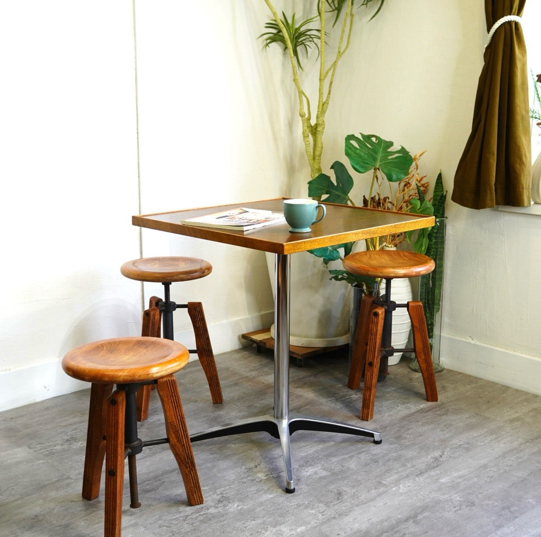 パシフィックファニチャーサービス / PACIFIC FURNITURE SERVICE