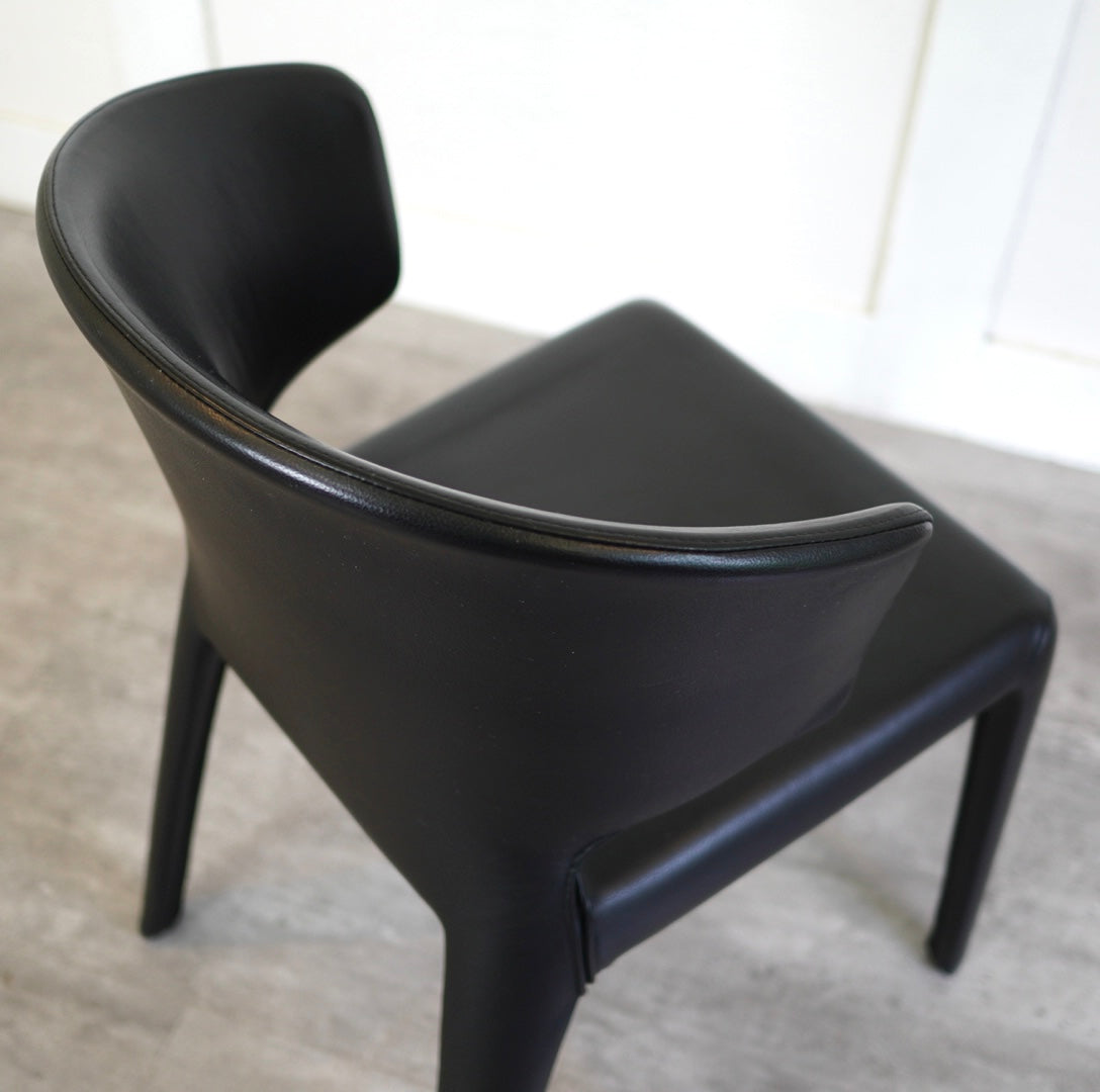 カッシーナ / Cassina 367 HOLA オラ アームチェア ブラック 中古