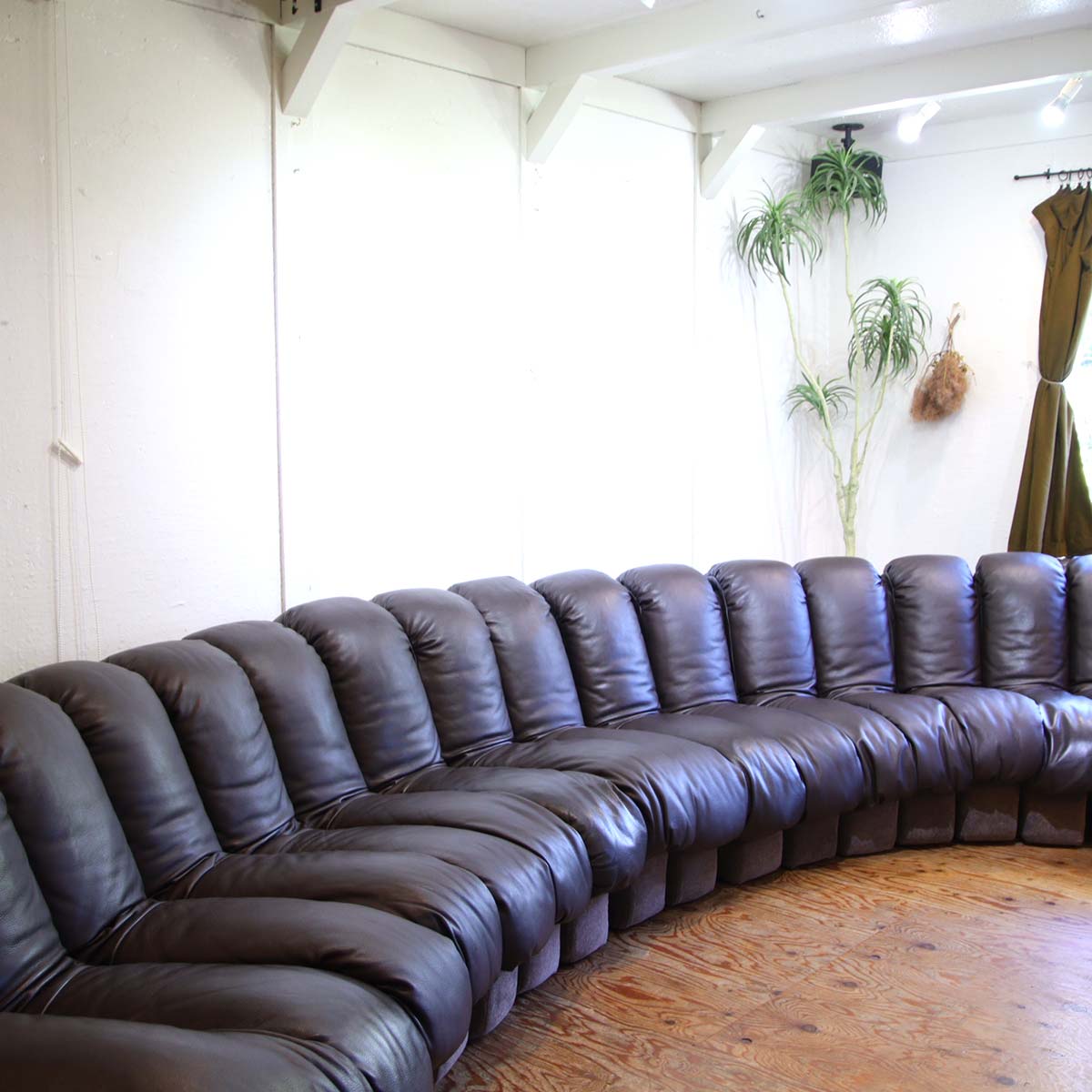 モビリア / mobilia デセデ スネークソファ 21連 本革 ヴィンテージ