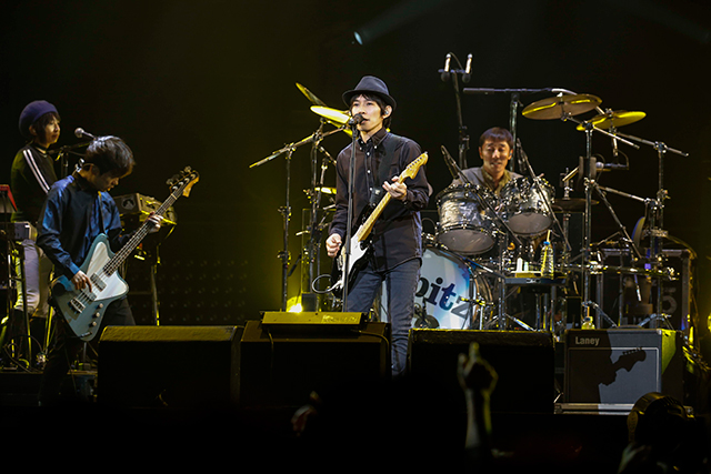 RADWIMPSの胎盤 - ライブレポート | RADWIMPS 10th ANNIVERSARY