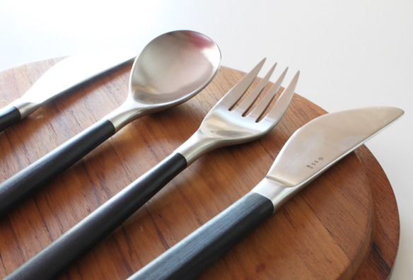 柳宗理　黒柄　カトラリーセット 黒柄カトラリー （柳宗理） | 箸・カトラリー・箸置き | cotogoto