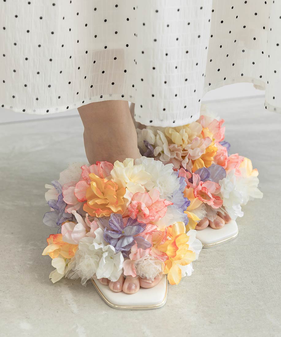 LUXURY ITEM】フラワーブーケミュールサンダルRANDA公式サイト