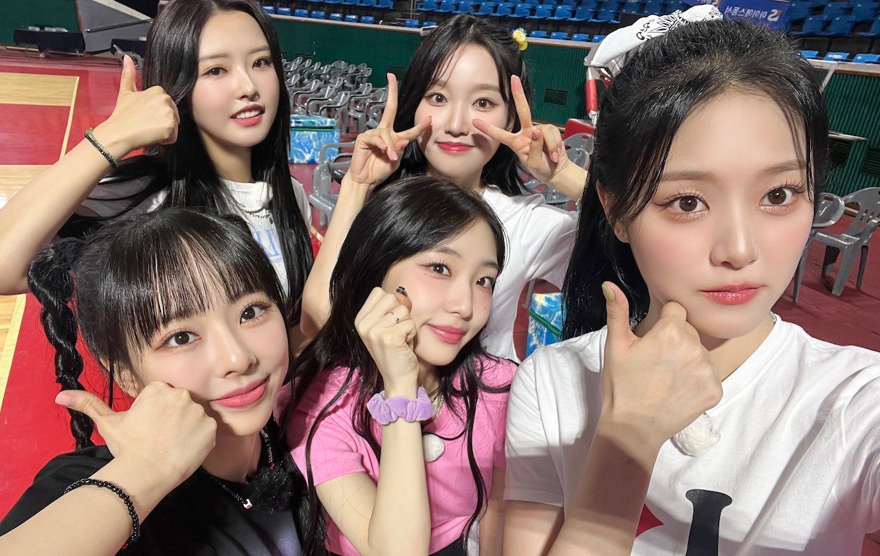 LOONA's Hyunjin, Yeojin, Vivi, Go Won, Hyeju assemble under new group