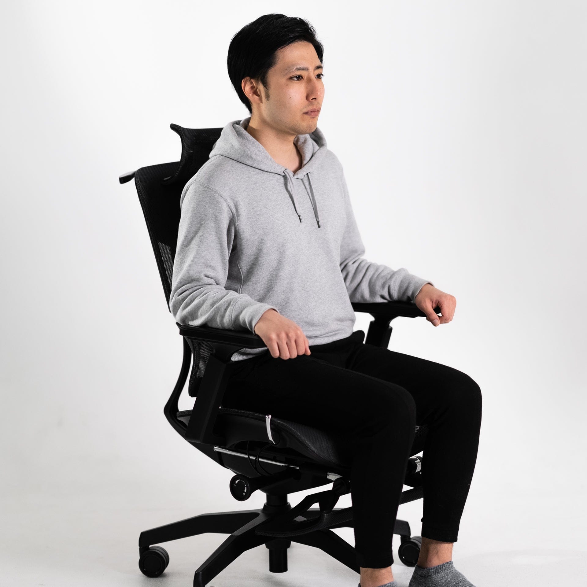 USED】人間工学に基づいて作られた、姿勢を保つ超集中ワークチェア「