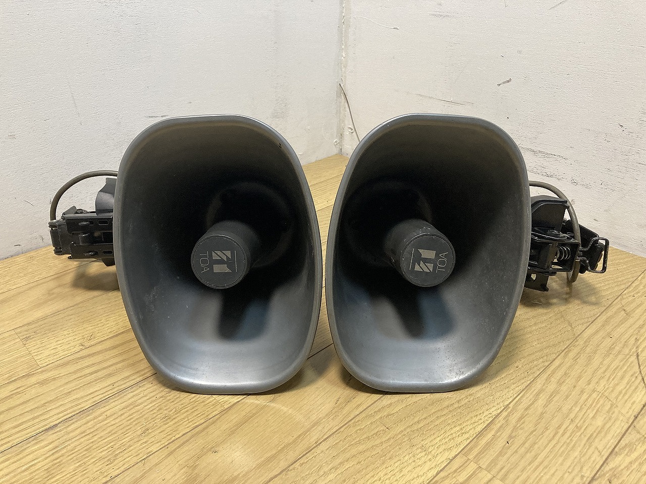 TOA トーア ホーンスピーカー 10W TC-101 角型 カーキャリア用金具付き