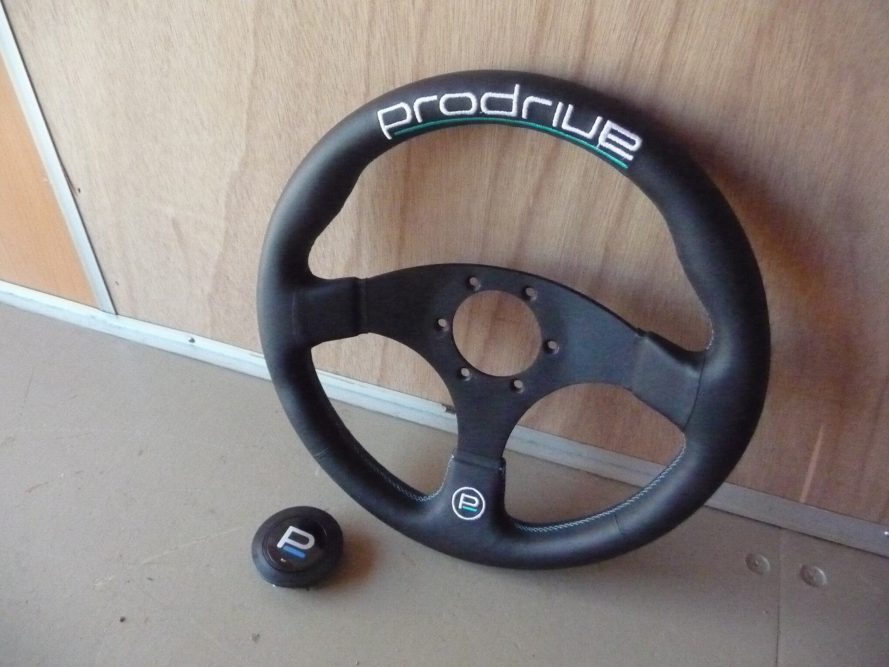 ステアリング Prodrive 325 FLAT PD-257 BLACK LEATHER 325mm プロ