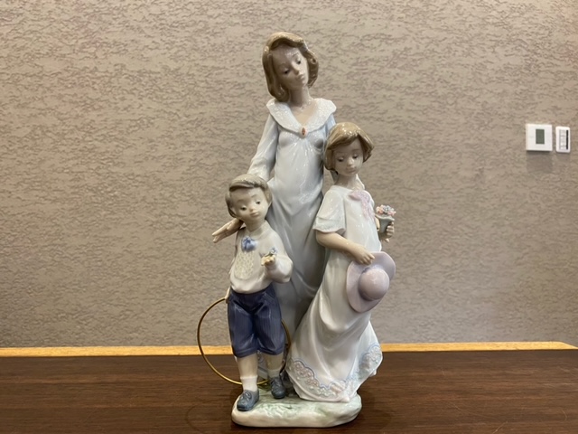 リヤドロ『フィギュリン 陶器人形』 ｜骨董品買取 緑和堂