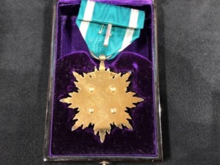 勲章 功四級 『金鵄勲章』 ｜骨董品買取 緑和堂