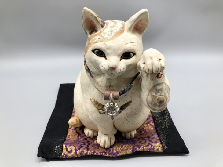 吉田一也 作『どら招き猫』 買取価格相場｜骨董品買取 緑和堂