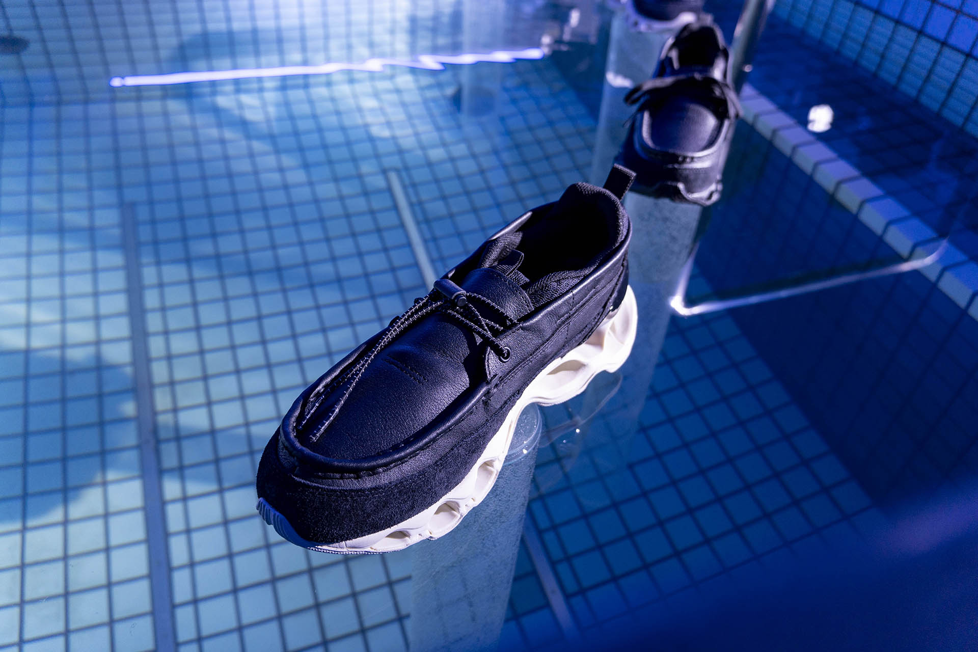 ミズノ、ゴアテックス搭載のWAVE PROPHECYモックシューズ - Impress Watch