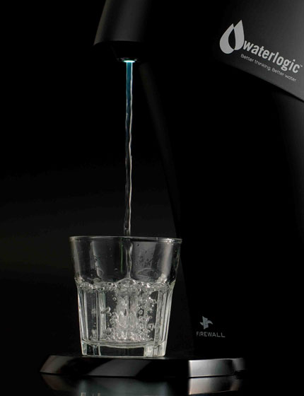 Edge-J3.0」リオレッド | 大容量ポット型UV浄水器 ｜ ウォーターロジック