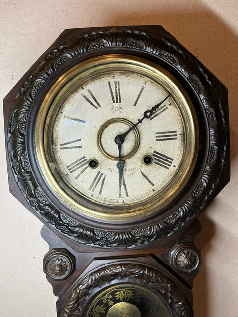 昔懐かしいアンティーク柱時計をお届け|WATERBURY