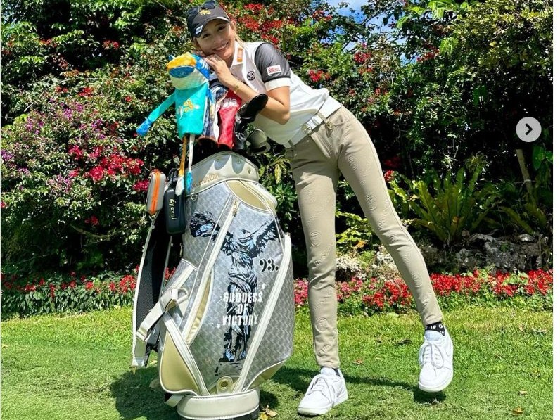 脚長美人」金田久美子、“美スタイル”なウェア姿披露！イ・ボミも