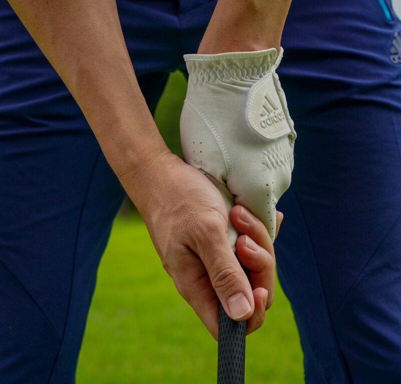 ニュートラルな正しいグリップってどれ？アマチュアはまず構えを見直す