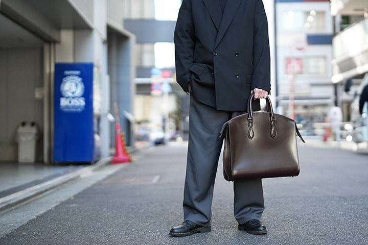 ブリーフケース・SADDLE PULL UP CIRCULO（サーキュロ）についてのお話