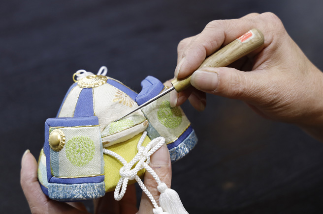 岩槻の伝統技法である端午木目込みの「やさしい五月人形」をご紹介