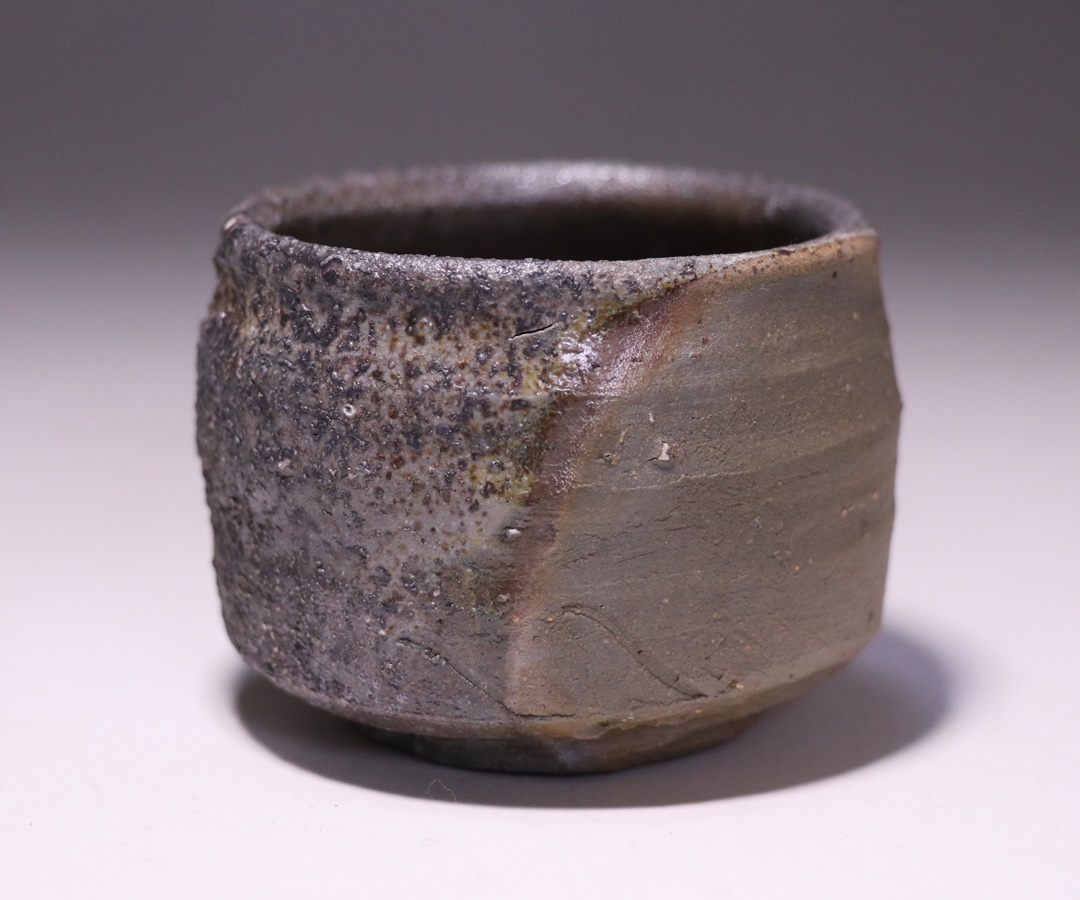 高力芳照 作 「備前火襷巨大化酒呑」 ～備前焼専門卸小売店 川口陶楽苑～