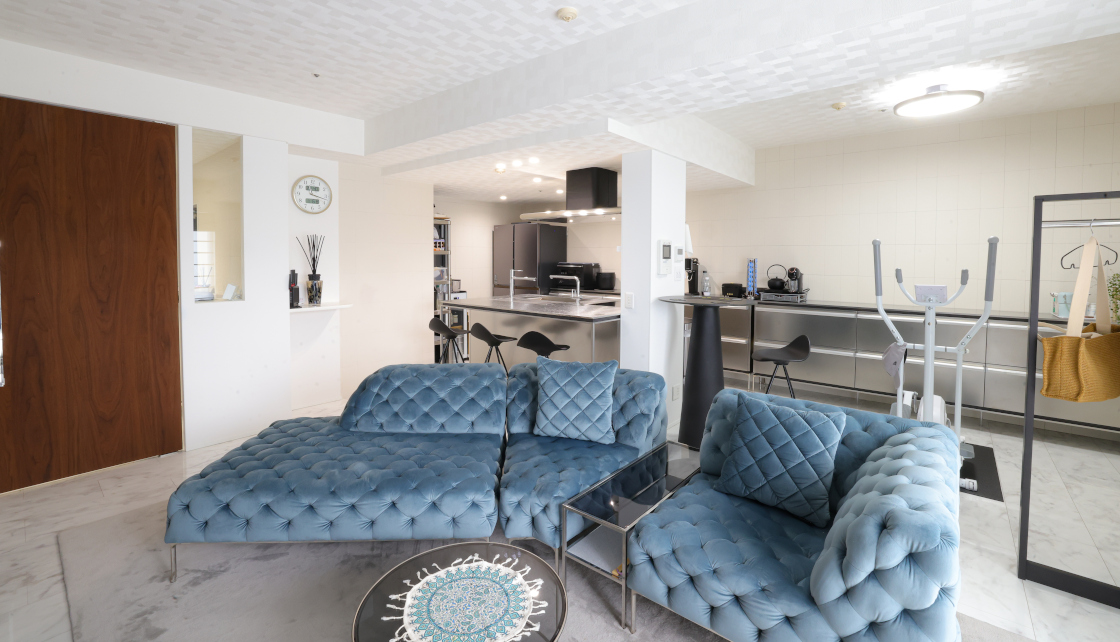 moooiからスモークチェアのご紹介｜INTERIOR｜トーヨーキッチン