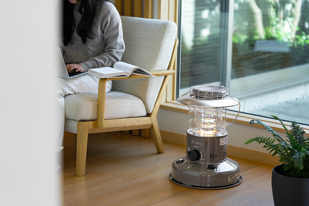 廃盤 トヨトミ 対流形 石油ストーブ 日本製 ホワイト KS-6700