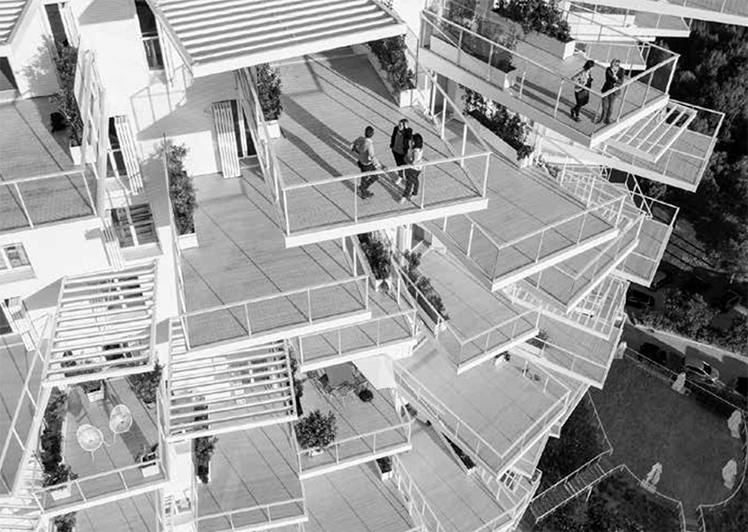 藤本 壮介 - Between Nature and Architecture「LʼArbre Blanc」：東西