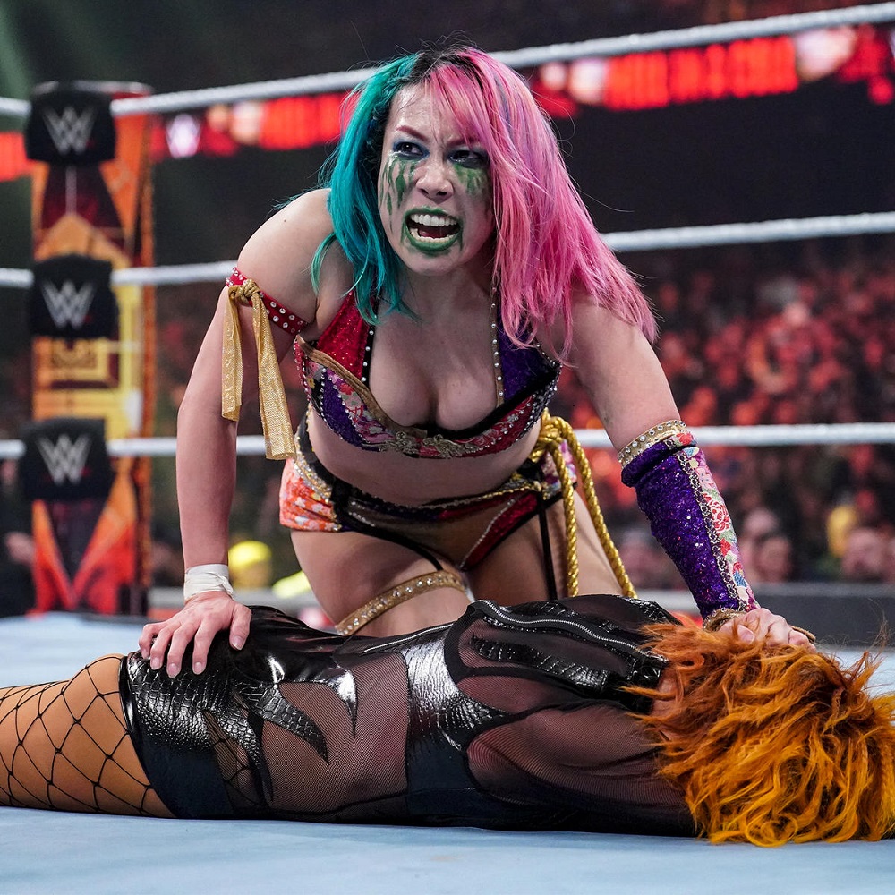 アスカが屈辱のピンフォール負け。ビアンカの横取りピンフォールで王座