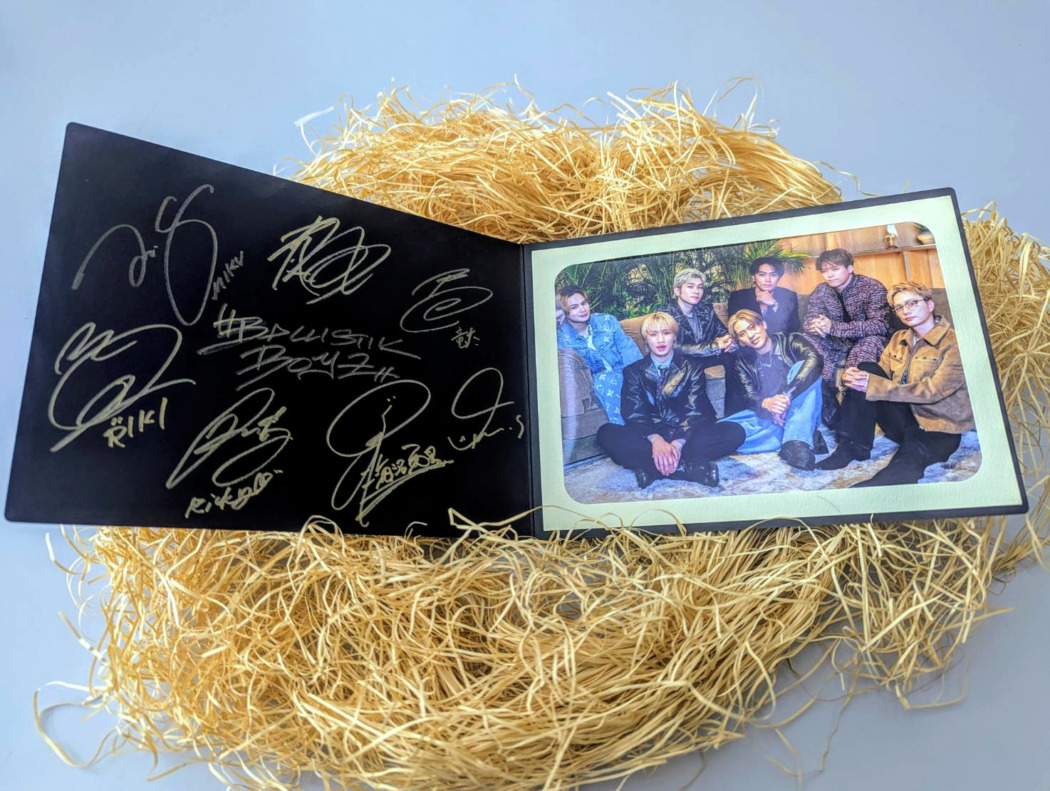 プレゼント】BALLISTIK BOYZさんの直筆サイン入りフォトカード1名様に