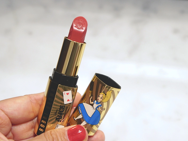 新作コスメ】クラシカルながら自由な発想を秘めた〈BOBBI BROWN