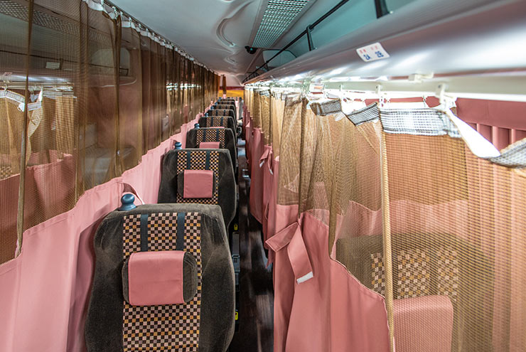 夜行高速バス運行車両29人乗り（トイレ設備有） | 運行車両情報 | 東急バス