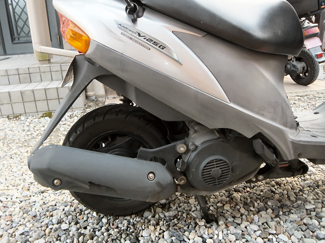 アドレスV125・マフラー塗装(カバー修理)