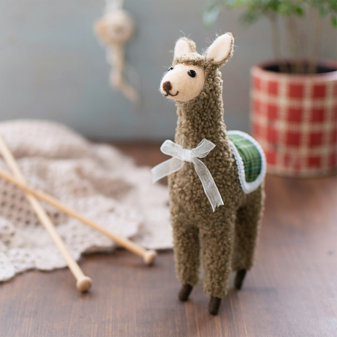 フェルトアニマル アルパカ | トモ・コーポレーション｜世界の民芸雑貨