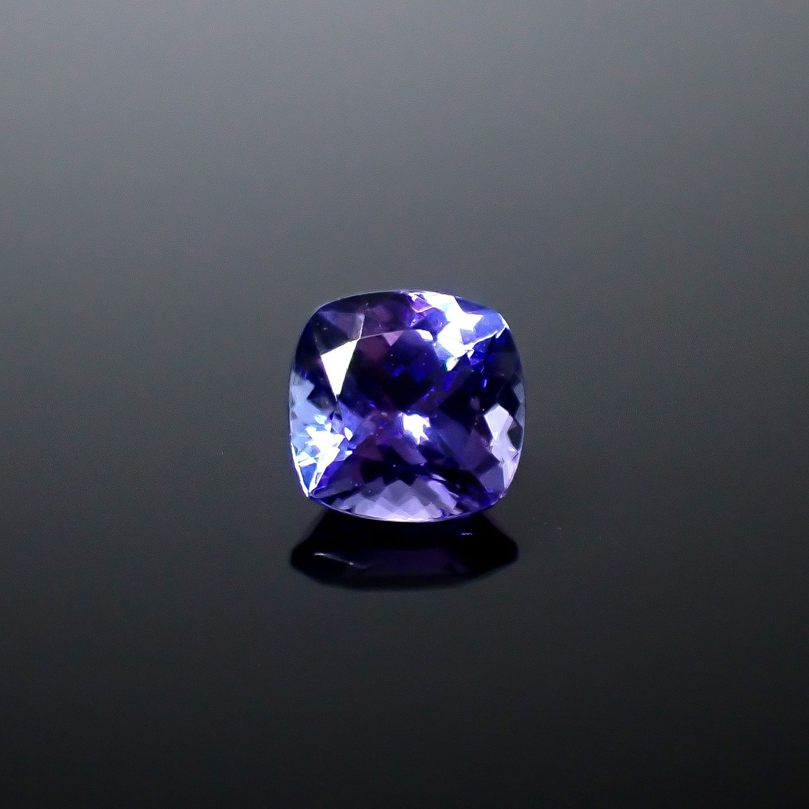 タンザナイト(宝石名タンザナイト)タンザニア産 識別済 1.83ct / 7.4x7