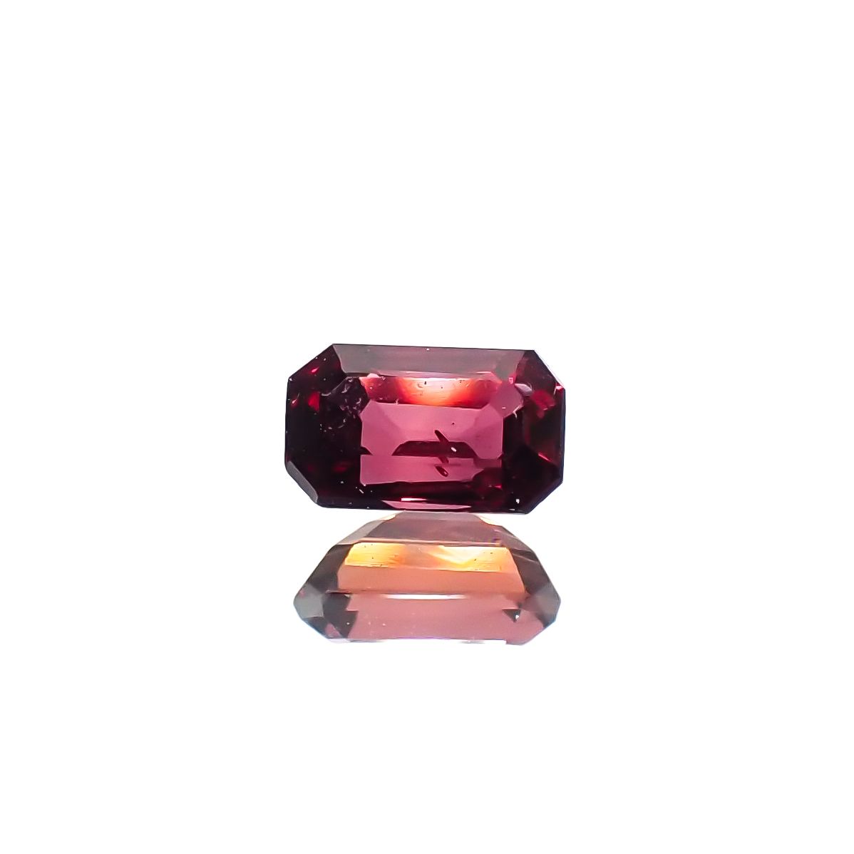 ルビー(宝石名ルビー)タンザニア産 識別済 0.45ct / 5x3mm前後