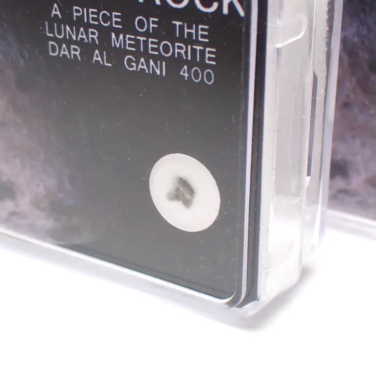 石の上に3ヶ月 楽天市場】青砕石 20-30mm [4号] 100kg (20kg×5袋) | 庭 砕石 砂利 青