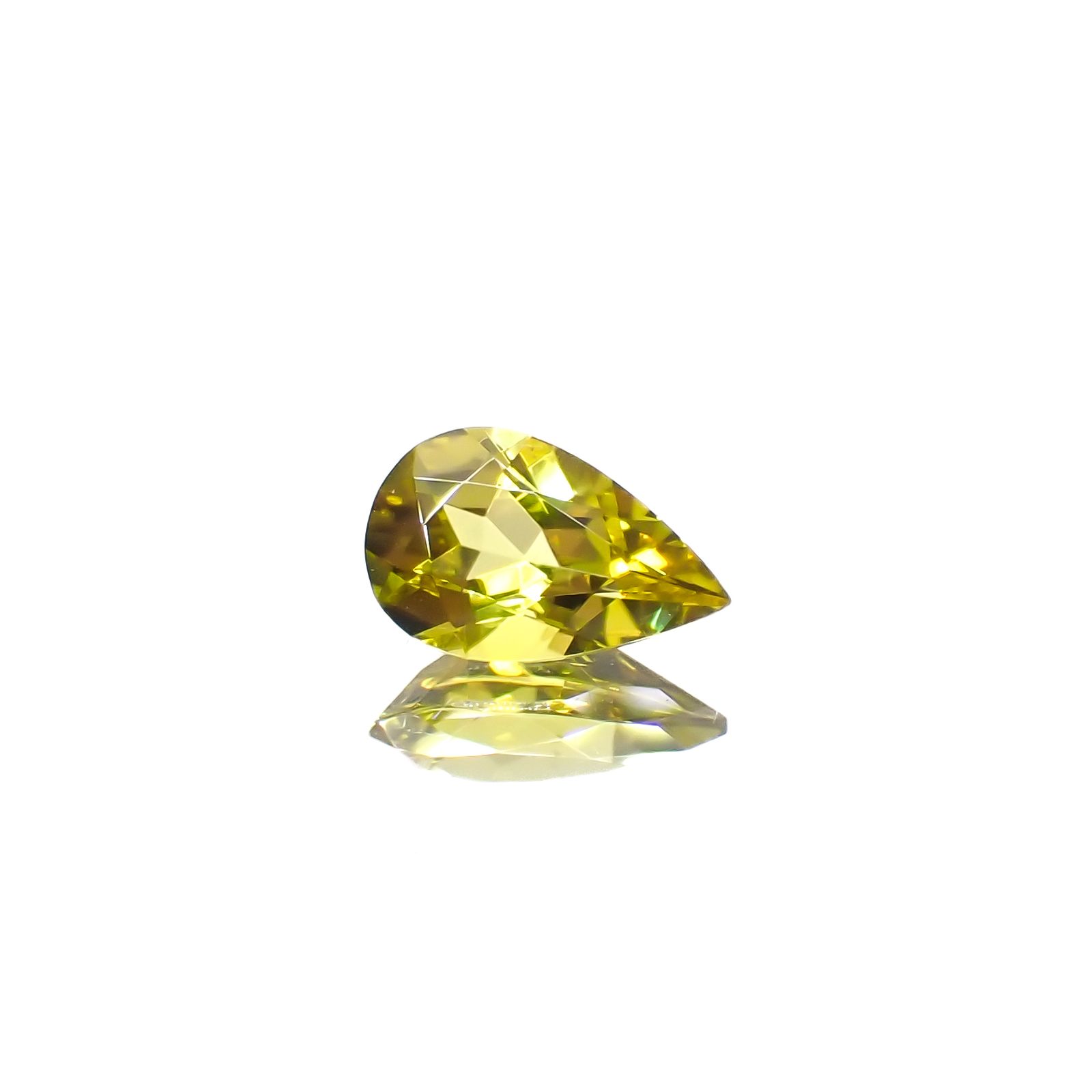 カナリートルマリン ザンビア・カナリー鉱山産 0.70ct / 7.8x4.9mm前後