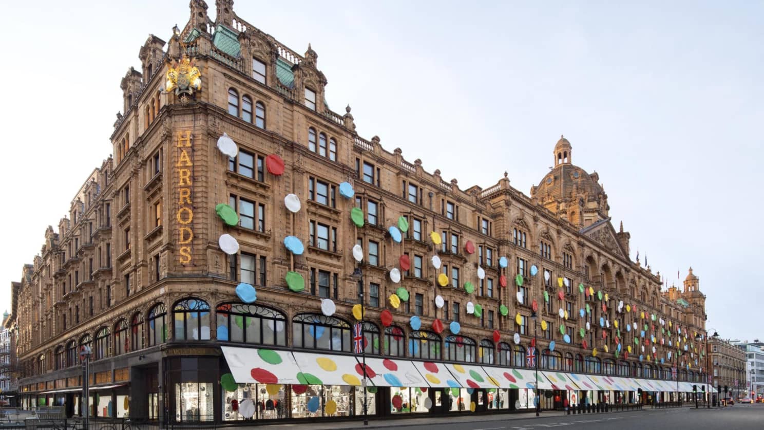 Eyecatcher in Londons Knightsbridge: Louis Vuitton verkleidet