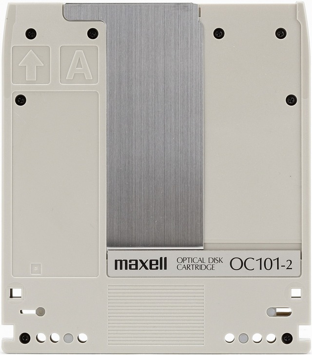 5.25インチMOとそっくりなのに1度しか書き込みできない「130mm追記形
