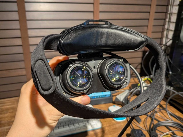 8K HDR対応の軽量VRヘッドセット『MeganeX superlight 8K』25万円で