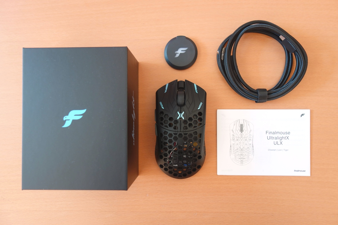 Finalmouse UltralightX Review - Packaging, Weight, Cable & Feet