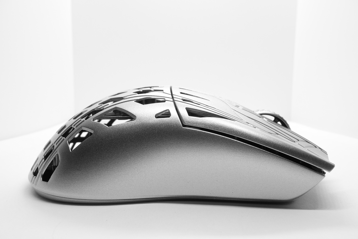 Pwnage Trinity CF Review - Shape & Dimensions | TechPowerUp