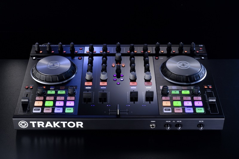 Análisis en Profundidad: Traktor Kontrol S4 MK2 - TecnologiaDJ.com