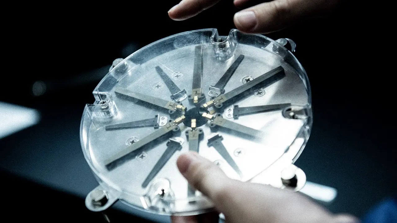 テラヘルツ波用微細デバイスから宇宙通信まで通信の将来を幅広く展望