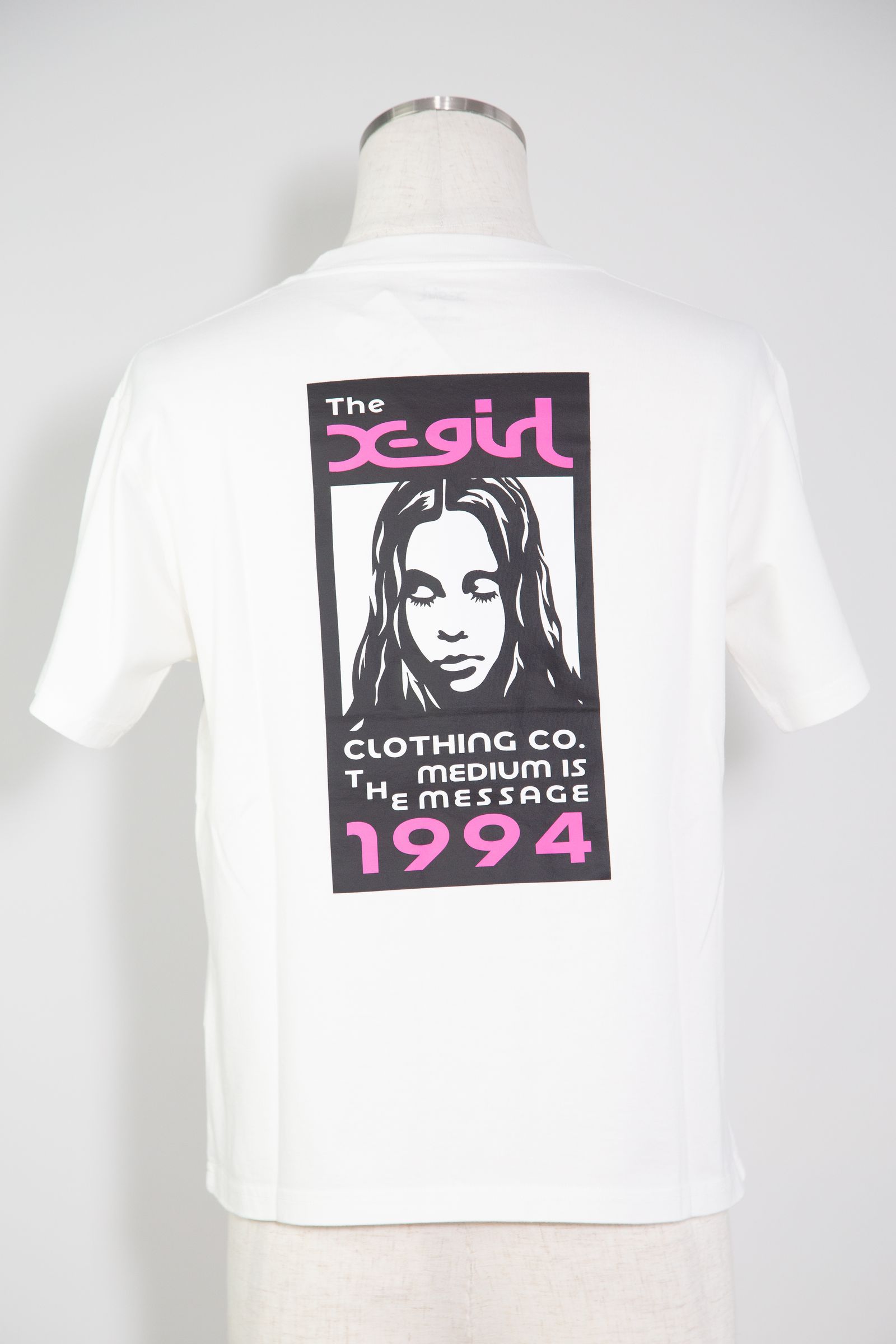 X-girl - BOX LOGO AND FACE S/S TEE / ホワイト | Tempt