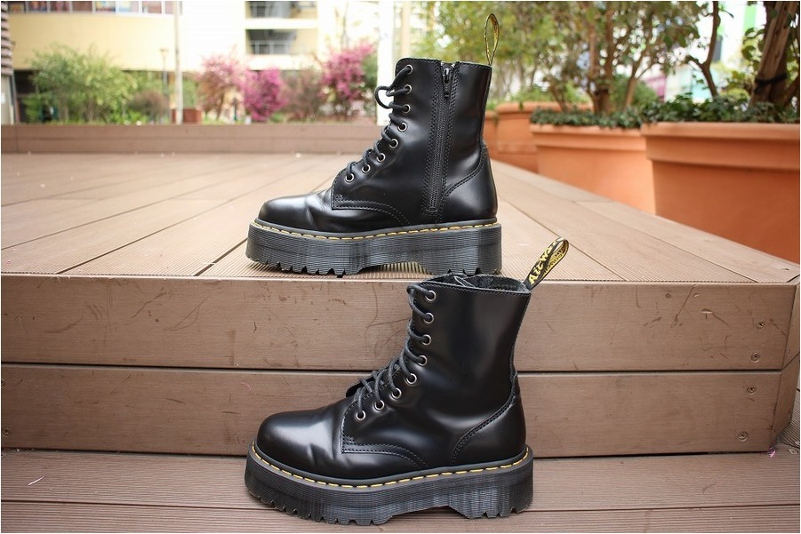 Dr.Martens / ドクターマーチン】JADON 8 EYE BOOT入荷いたしました