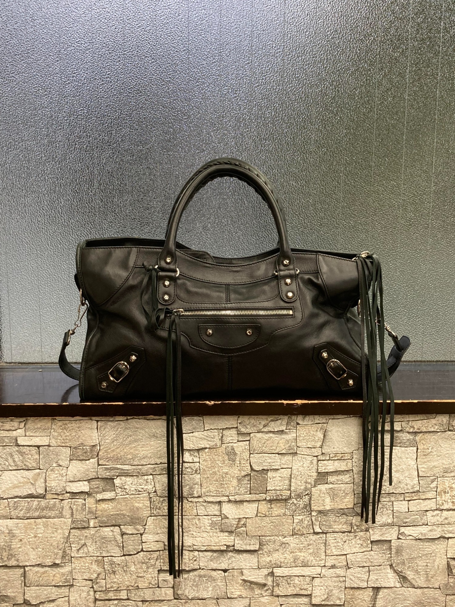 BALENCIAGA/バレンシアガ】より、ザ・シティ 2wayハンドバッグが二点