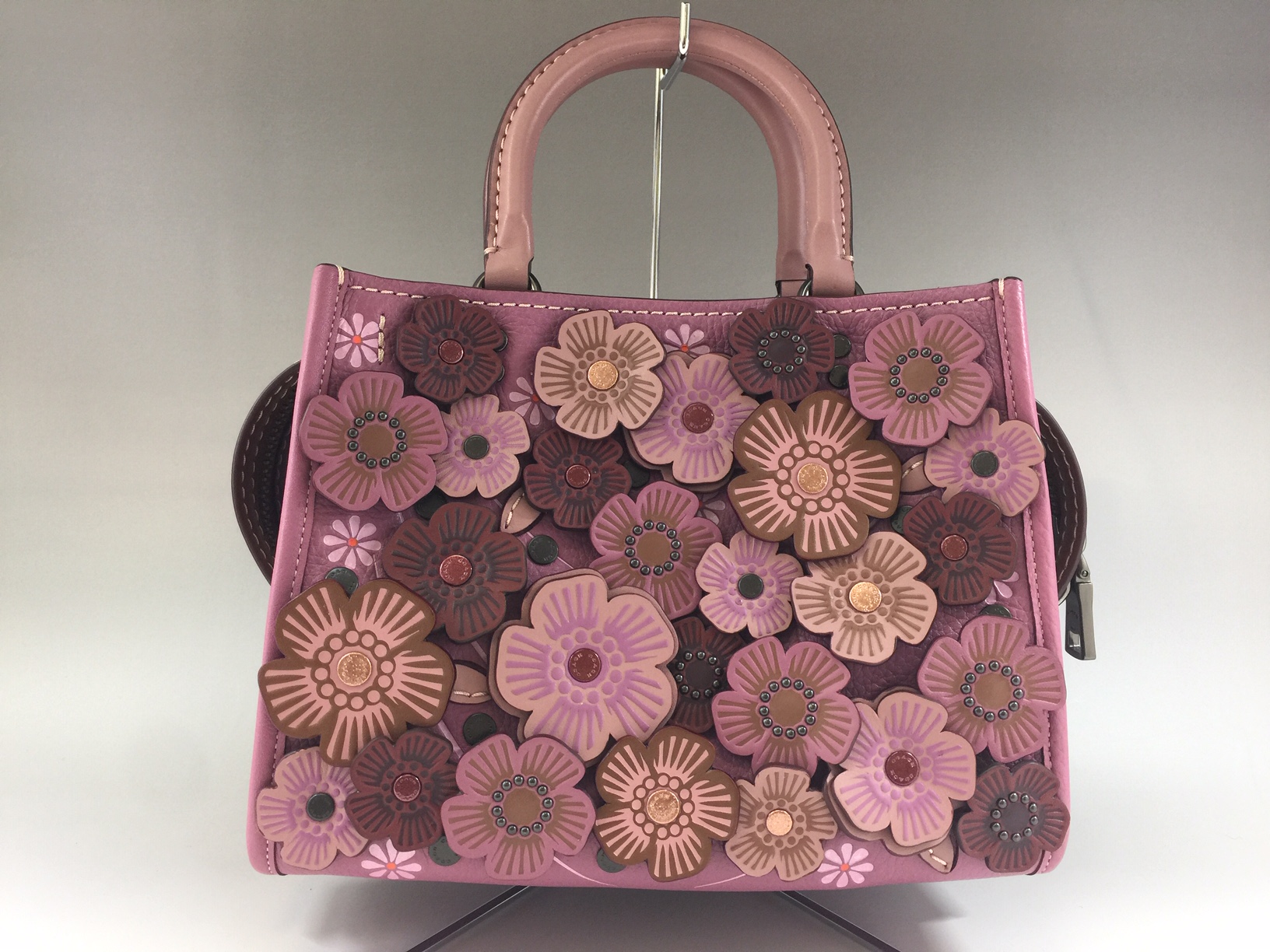 coach ローグ25 ウィズ ティーローズ COACH® Outlet | Rogue Bag 25