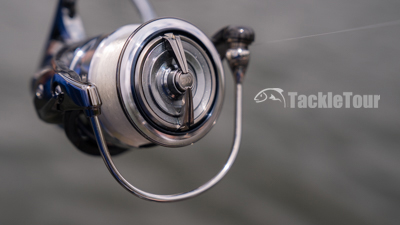 DAIWA 18CALDIA LT3000-CXH IOS花梨ノブ DAIWA 18CALDIA LT3000-CXH
