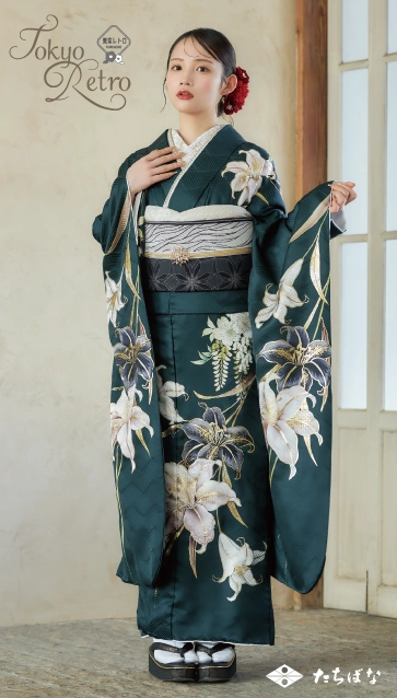 矢作萌夏ちゃん”着用の振袖-紺｜成人記念の新作振袖ご紹介